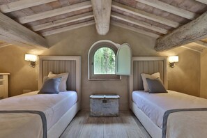 7 Schlafzimmer, Bügeleisen/Bügelbrett, Reisekinderbett, kostenloses WLAN