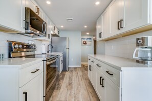 Fridge, microwave, oven, stovetop - Beachfront-Panoramic Ocean and Bay Views-
Newly renovated-Prime location w/pool. (Ocean City)