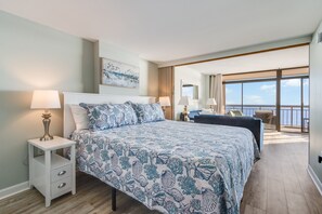 2 bedrooms, iron/ironing board, free WiFi - Beachfront-Panoramic Ocean and Bay Views-
Newly renovated-Prime location w/pool. (Ocean City)