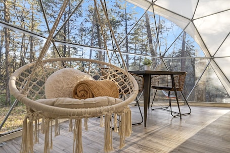 Dining. Stargaze. Soak. Unwind. S’mores. Repeat