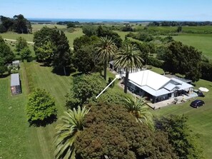 Property grounds - Cosy guest sleep out with sauna on dairy farm (Pakaraka)
