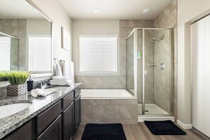 Jetted tub, hair dryer, bidet, towels