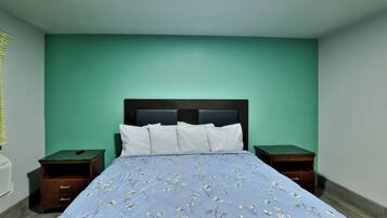 Classic Single Room | Desk, free WiFi