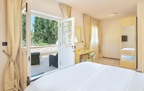 Unclassified image, 5 of 34, button