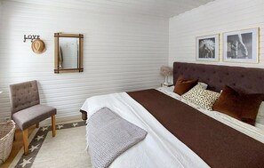 4 bedrooms, free WiFi, bed sheets