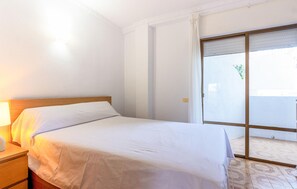 1 chambre, fer et planche à repasser, accès au Wi-Fi (inclus)