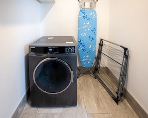 Comfort Duplex, Multiple Beds, Non Smoking | Bathroom - Kunda House Coventry Road (Birmingham)