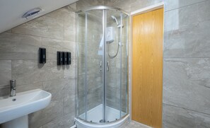 Executive Suite | Bathroom - Kunda House Coventry Road (Birmingham)