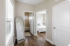 1 Schlafzimmer, Bügeleisen/Bügelbrett, Bettwäsche