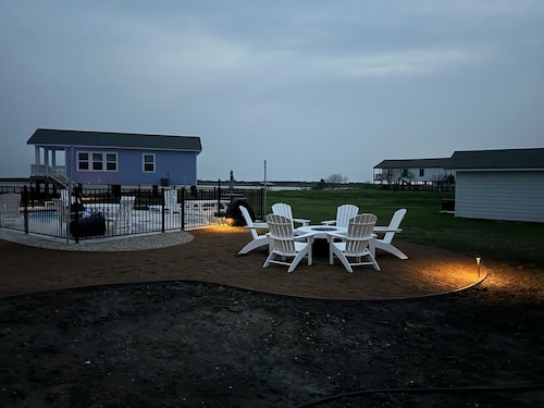 Sunset Bay Pelican Cottage