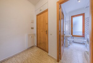 Douche, sèche-cheveux, bidet