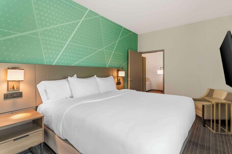 Comfort Suites Gatlinburg Downtown Convention Center - Image 92