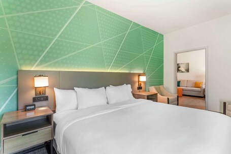 Comfort Suites Gatlinburg Downtown Convention Center - Image 70