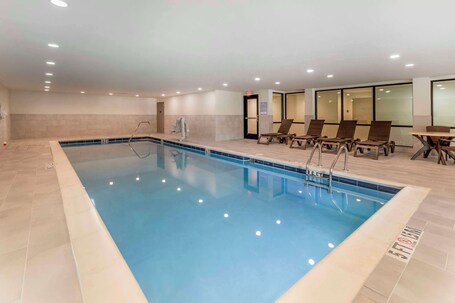 Comfort Suites Gatlinburg Downtown Convention Center - Image 17