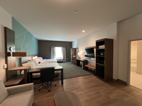 Comfort Suites Gatlinburg Downtown Convention Center - Image 15