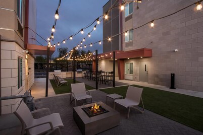 Everhome Suites Chandler Phoenix Fashion Center