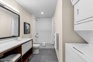 Suite, 1 Bedroom, Non Smoking | Bathroom | Combined shower/tub, hydromassage showerhead, towels - Everhome Suites Chandler Phoenix Fashion Center (Chandler)