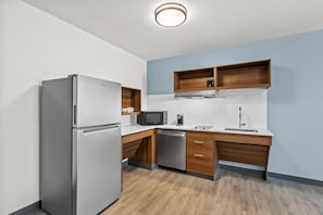 Suite, 1 King Bed, Accessible, Non Smoking | Individually furnished, desk, blackout drapes, iron/ironing board