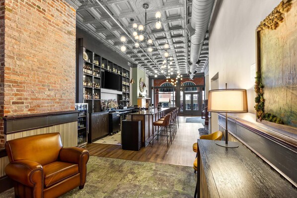 Cocktail bar - Tygart Hotel, an Ascend Collection Hotel (Elkins)