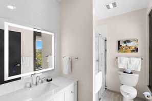 Standard Room, 1 Queen Bed, Non Smoking | Desk, laptop workspace, blackout drapes, iron/ironing board - Tygart Hotel, an Ascend Collection Hotel (Elkins)