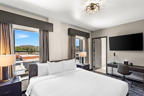 Standard Room, 1 King Bed, Non Smoking | Desk, laptop workspace, blackout drapes, iron/ironing board - Tygart Hotel, an Ascend Collection Hotel (Elkins)