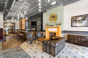 Cocktail bar