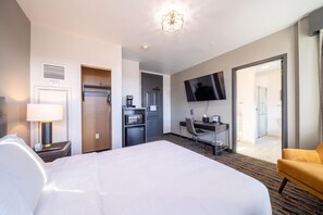 Standard Room, 1 Queen Bed, Non Smoking