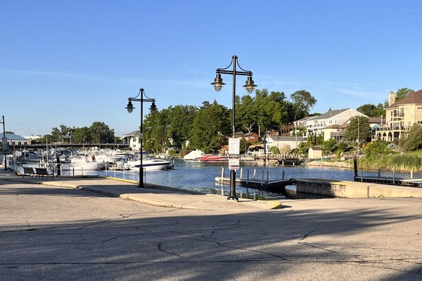 Simmons Island Marina boat ramps