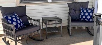 Spacious House w Patio Fenced Yard 10 min to PU