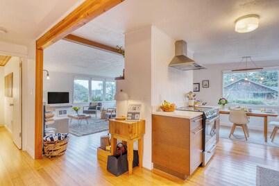 Four Bears by Avantstay Walk to Beach, Hot Tub, Ocean View