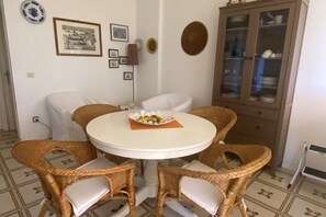 Dining - M372 - Marcelli, three-room apartment with garden and sea view (Marcelli)
