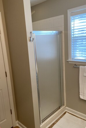 Hair dryer, soap, toilet paper - AUGUSTA NATIONAL WOMEN'S AMATEUR & MASTERS RENTAL - SIX MILES FROM THE NATIONAL (North Augusta)