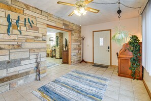 Interior - Montour Falls Apartment ~ 3 Mi to Seneca Lake! (Montour Falls)