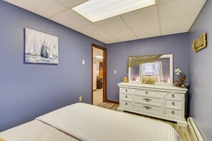 1 bedroom, desk, iron/ironing board, WiFi - Montour Falls Apartment ~ 3 Mi to Seneca Lake! (Montour Falls)
