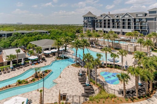 Pool View, Great Amenities | Luxe 6-Guest Haven