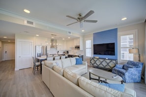 TV, offices - West-Facing Luxury Unit | Amazing Amenities (Destin)