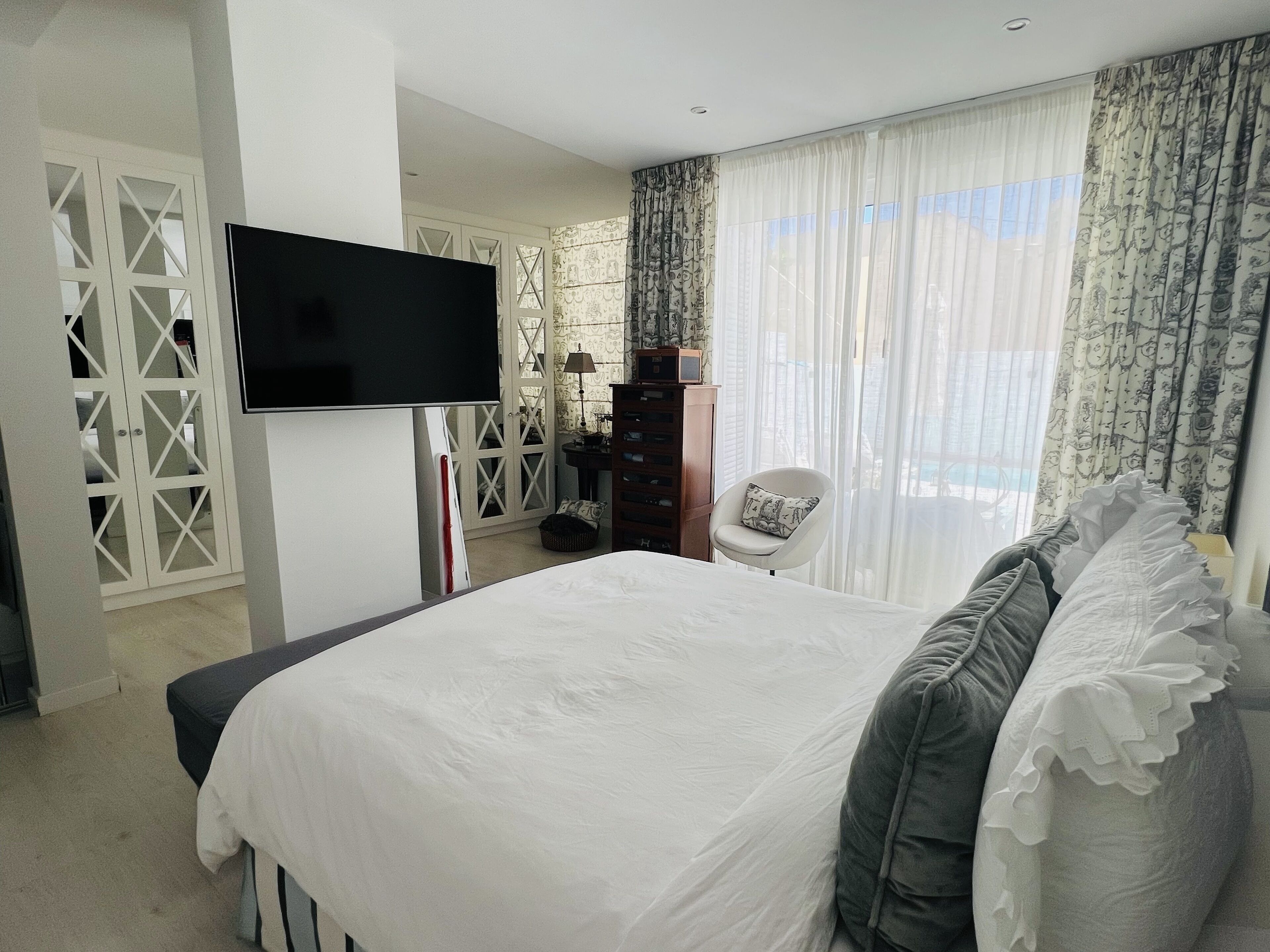 2 slaapkamers, een strijkplank/strijkijzer, wifi, beddengoed