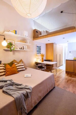 10 soverom, strykejern/-brett, wi-fi og sengetøy