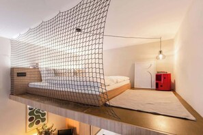 2 bedrooms, iron/ironing board, WiFi, bed sheets - TurnKey | Two-Level Charles Square Studio III (Praha 2)