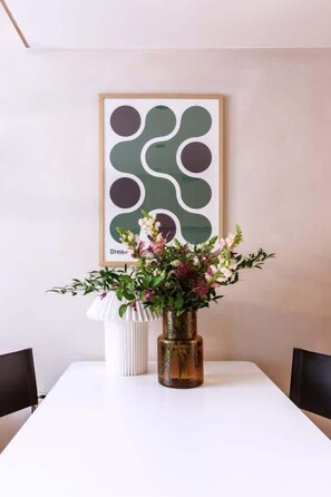 Dining - TurnKey | Charles Square Studio II (Praha 2)