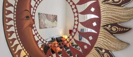 1 dormitorio, tabla de planchar con plancha, wifi y ropa de cama