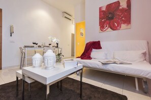 Living area - Ponte alle Mosse in Florence by Mmega (Firenze)