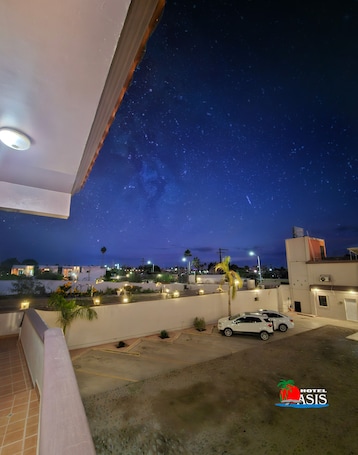 Executive Studio Suite, Tower | Down comforters, pillowtop beds, minibar, desk