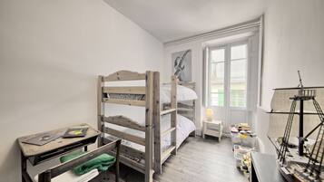 4 camere, ferro/asse da stiro, Wi-Fi gratuito, lenzuola