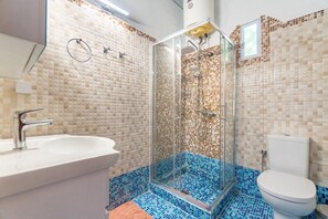 Doccia, asciugacapelli, asciugamani