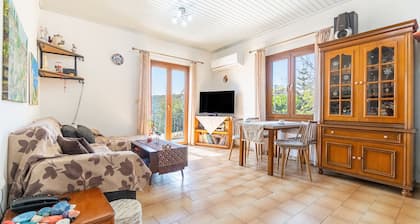 Casa de vacaciones 'Victoria's House' con vistas al mar, Wi-Fi y aire acondicionado