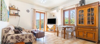 Holiday Home 'Victoria's House' with Sea View, Wi-Fi and Air Conditioning