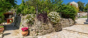 Holiday Home 'Victoria's House' with Sea View, Wi-Fi and Air Conditioning