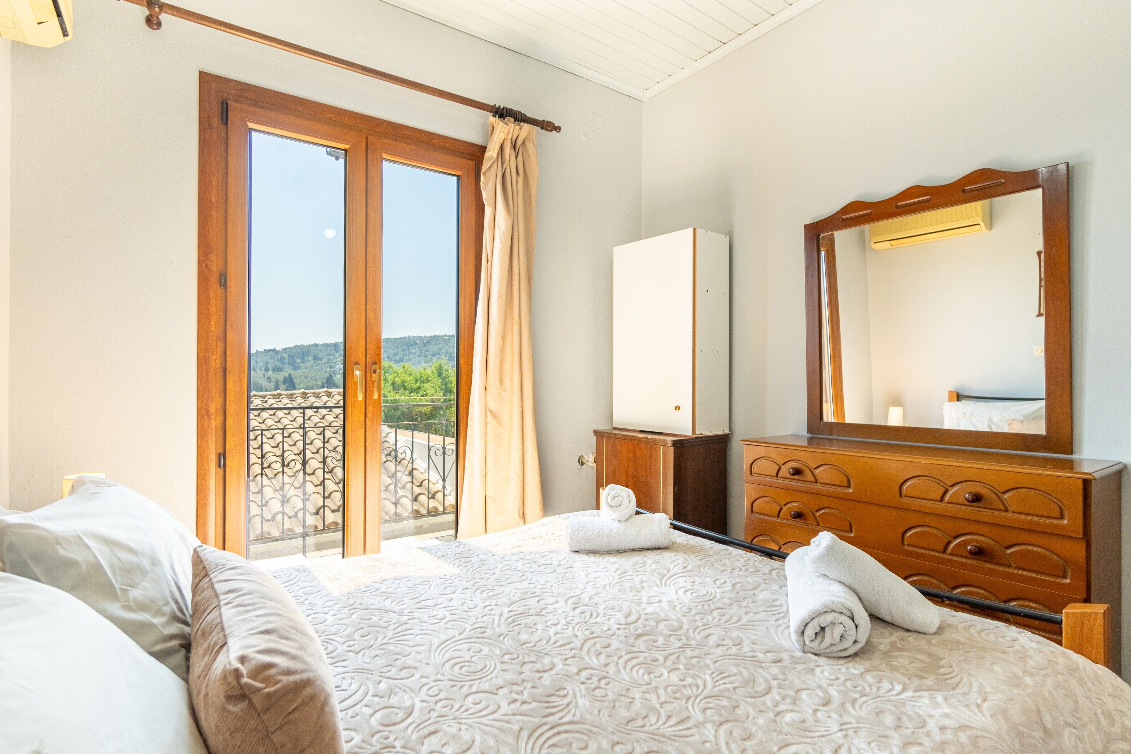 1 chambre, fer et planche à repasser, Wi-Fi gratuit, draps fournis