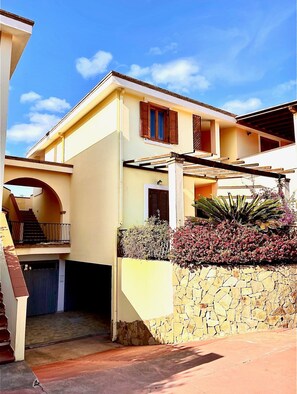 Exterior - Apartment 'Dimora Frau' with Shared Pool, Wi-Fi and Air Conditioning (Villasimius)